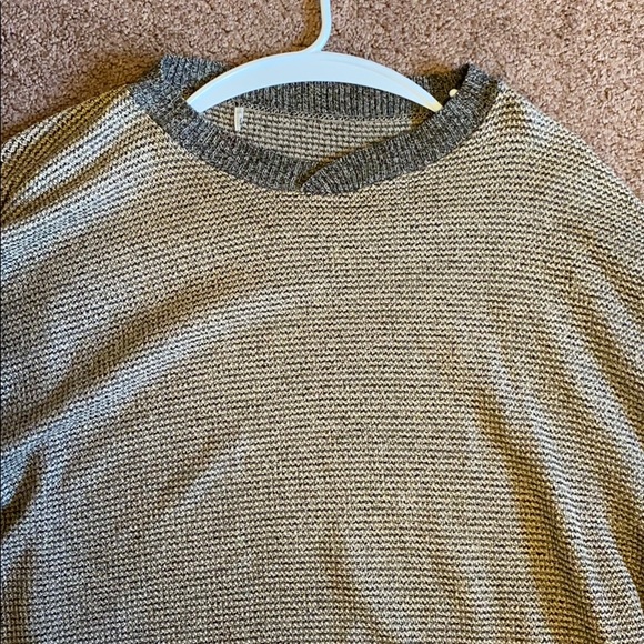 Brown sweater - Picture 1 of 2
